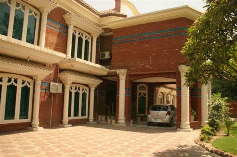 guest house in lahore for dating